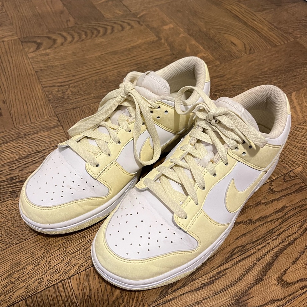 Nike Cream and White Low-Top Sneakers